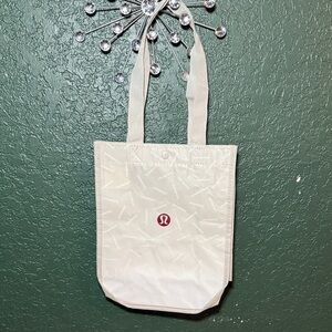 Lululemon Athletica Cream Tote Reusable Shopping Bag With Snap Closure